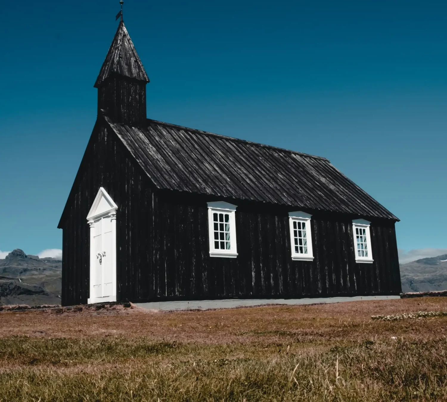 jordi-tambillo-8Sga5D1jBIA-unsplash